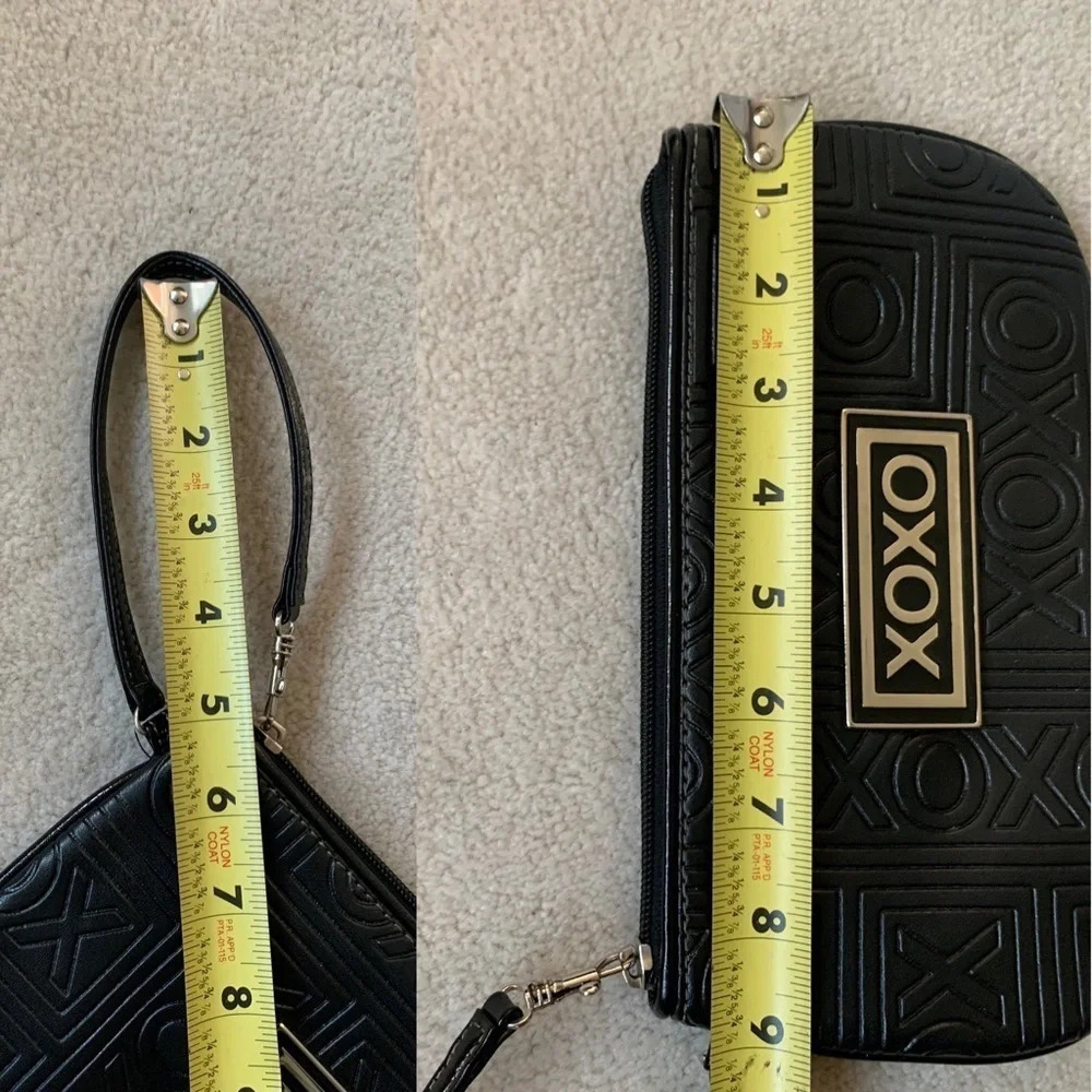 XOXO wristlet embossed print black - Picture 5 of 15